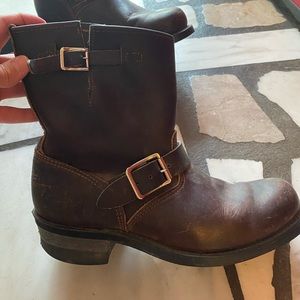 Dark brown Veronica Frye boot